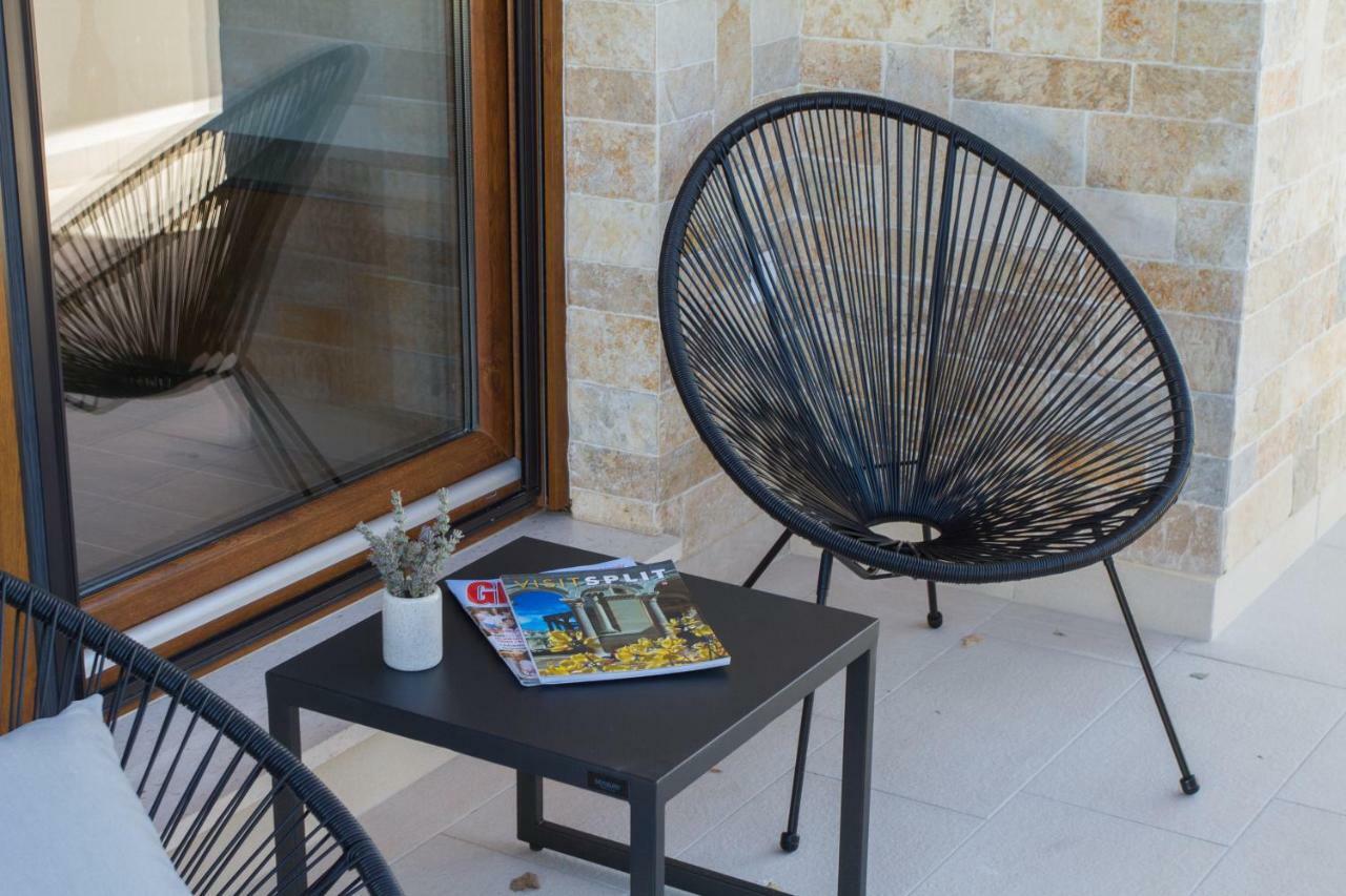 Luxury Poolside Villa Slatine Esterno foto