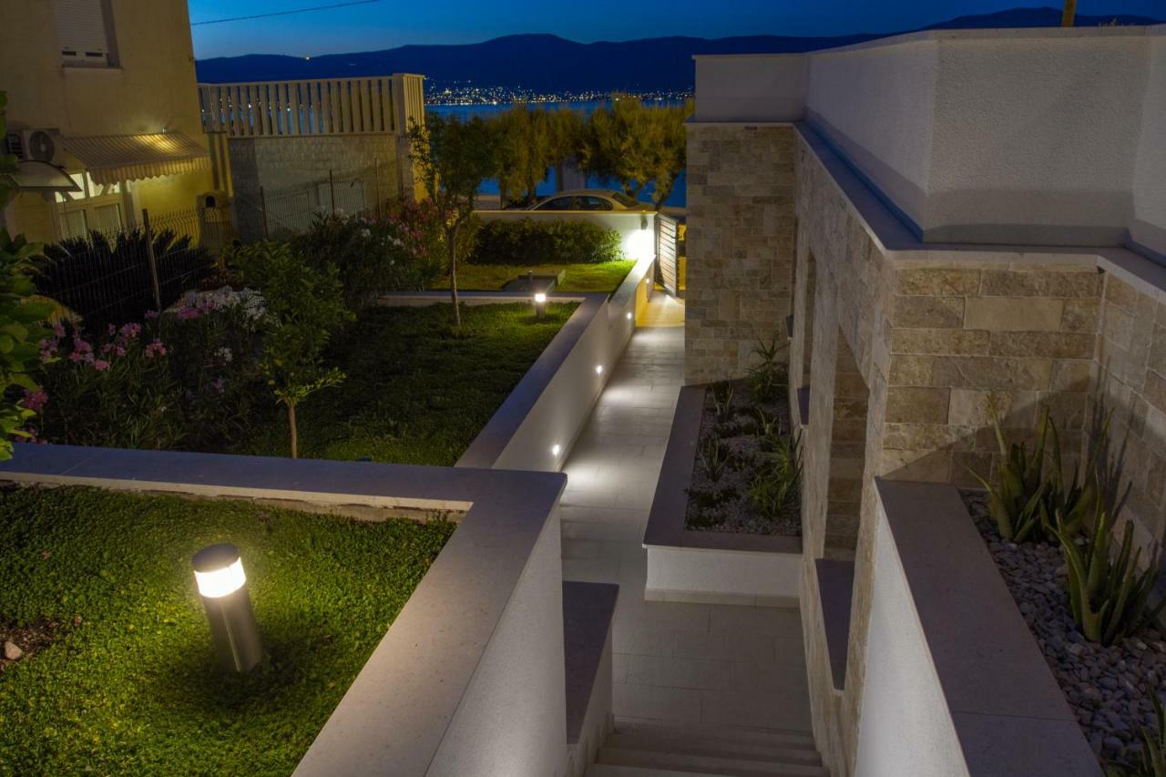 Luxury Poolside Villa Slatine Esterno foto