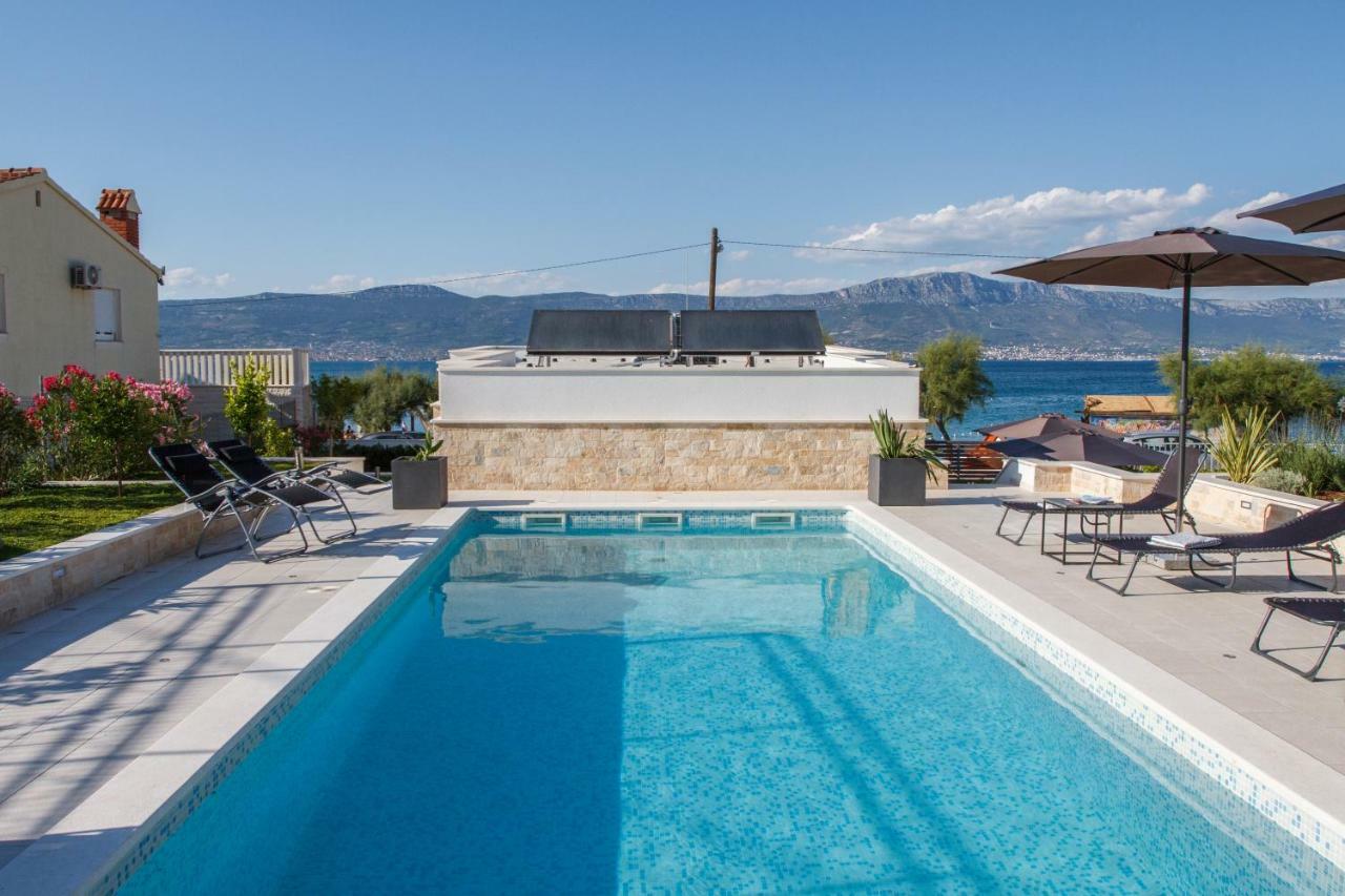 Luxury Poolside Villa Slatine Esterno foto