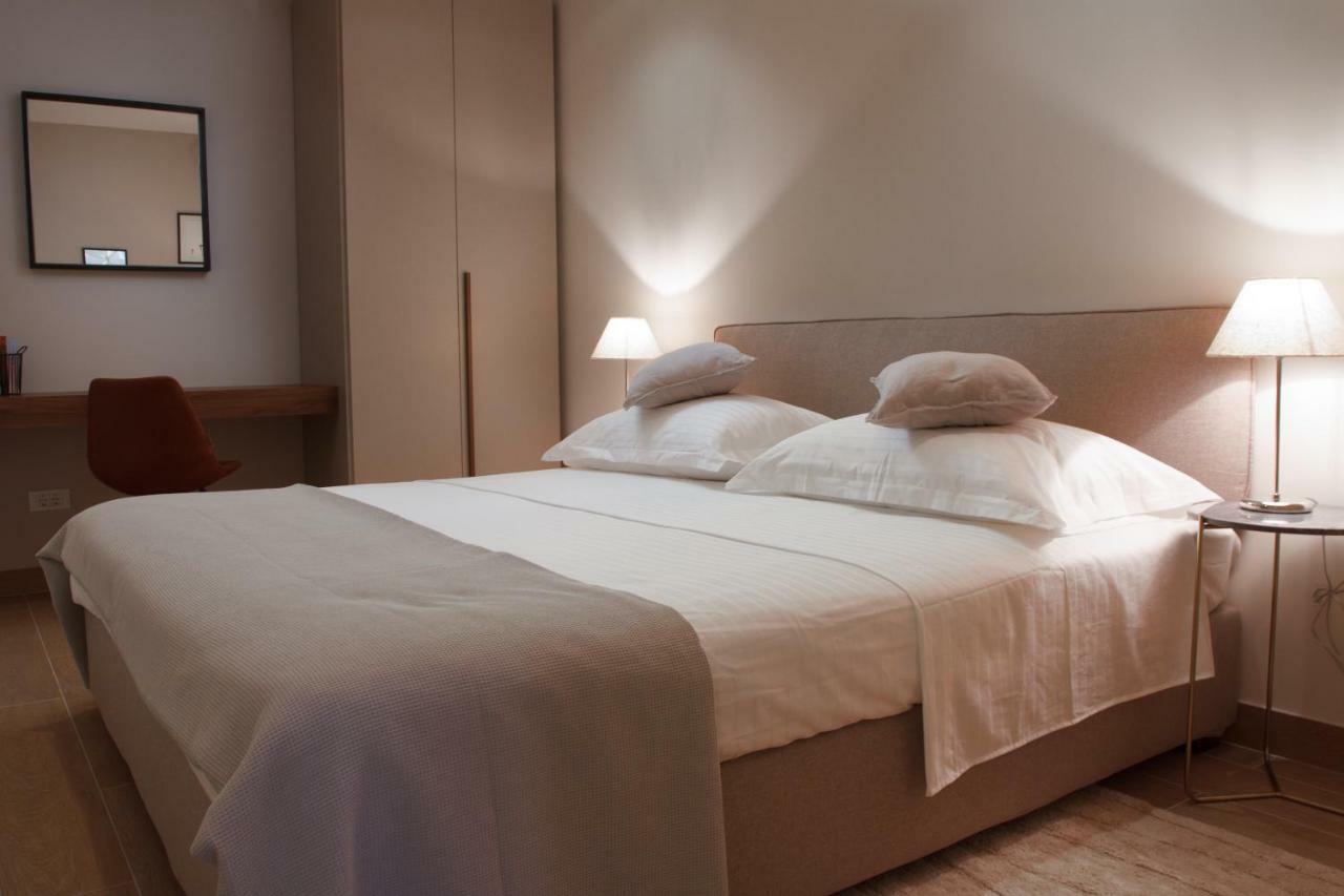 Luxury Poolside Villa Slatine Esterno foto